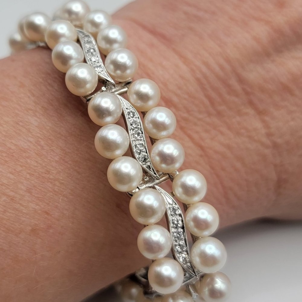 14K White Gold 1.0 TCW Diamond and Pearl Bracelet